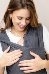 Fular elástico prearmado gris oscuro